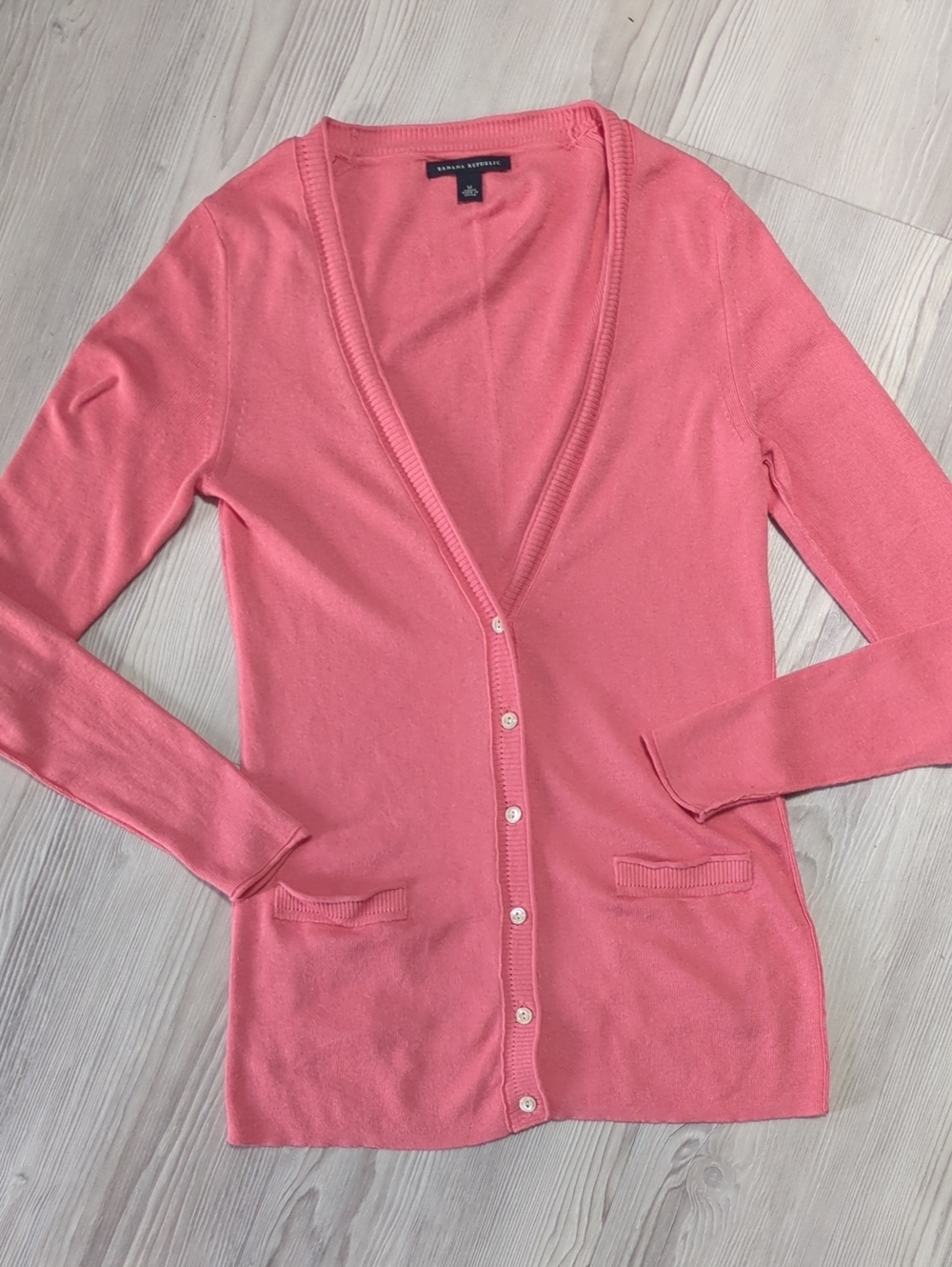 Banana Republic Silk Blend Cardigan M Coral Pink Button Front Pockets Preppy
